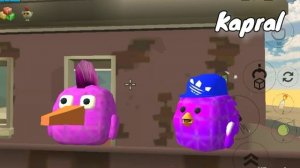 Розовый гусь смотрит в окно хочет понять.