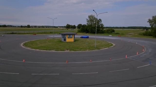 ZKROTÍ TU BESTII?! | KRÁL KÁR (EP3) #KK24 #KRALKAR смотреть онлайн