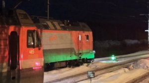 Отправление нового электровоза 3эс8 - 001 "Малахит" со станции Бабаево с грузовым поездом