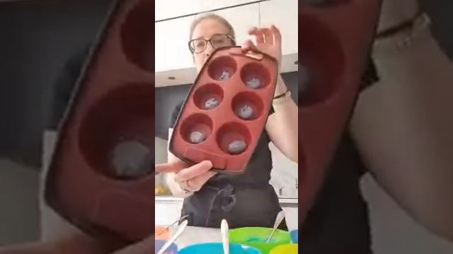 How to make rainbow cupcakes