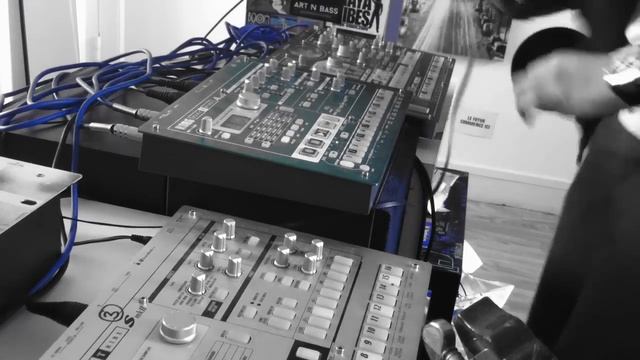 Acidcore to Hardcore - Korg ESX/EA1-MK2/ESMK2 смотреть онлайн