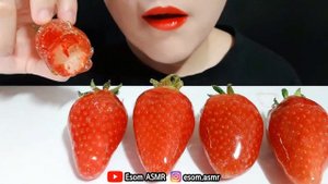 ASMR 딸기 탕후루 먹방 STRAWBERRY CANDIED FRUITS *TANGHULU* (EATING SOUNDS) MUKBANG 咀嚼音 フルーツ飴 糖葫芦 Kẹotráicâ