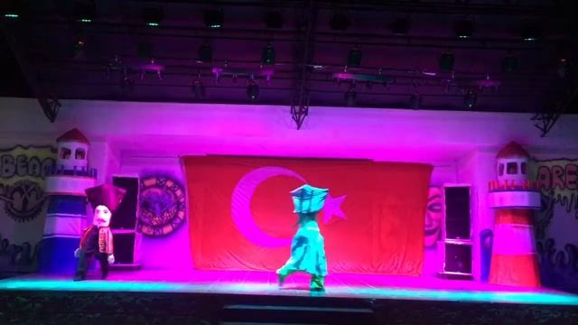 Funny Turkish dance смотреть онлайн