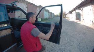 Как снять дверную карту Mercedes Benz W201 190.Removing the door card Mercedes