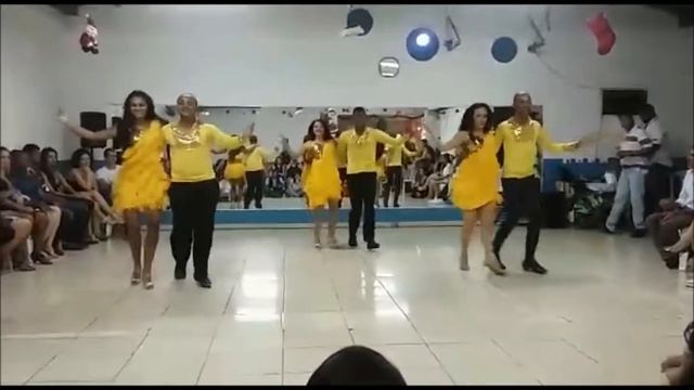 Samba Tradicional - Mini Saia - Cia SDMA - Baile de fim de ano Wander Rodrigues - Uberlândia смотреть онлайн