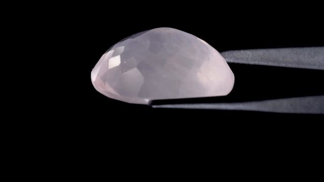 Натуральный розовый Кварц овал 23.8x19.1мм 31.83ct смотреть онлайн