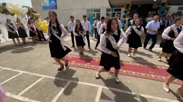 Флешмоб Последний звонок 2022 смотреть онлайн