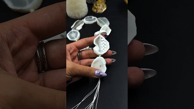 Белый агат, полезный или опасный?#агат #белыйагат #камни #камнинатуральные #магиякамней магия