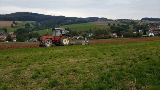 Pflügen 2015 mit International 955 XL und Lemken Opal 140 смотреть онлайн