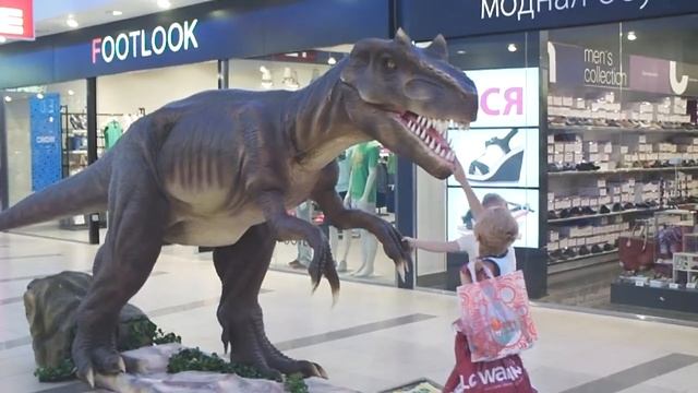 Дружим с динозавром! смотреть онлайн