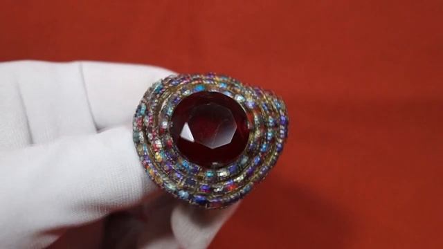 Брошь большой рубиновый камень – БРОШКА БОЛЬШОЙ КАМЕНЬ / Brooch large ruby stone - BROOM LARGE STON смотреть онлайн