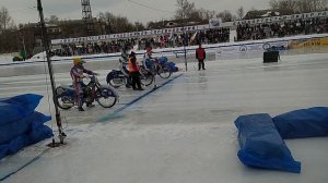 НАГРАЖДЕНИЕ И ФОТО СЕССИЯ .
город уфа 2 день гонок 23 02 2025 ЧЕМПИОНАТ спидвей юбилейные мотогонки