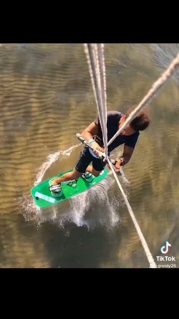 #kitesurf #viral #vividalifestyle #extremesport #fyp #reel #kiteboarding #youtube #foryou #kite смотреть онлайн