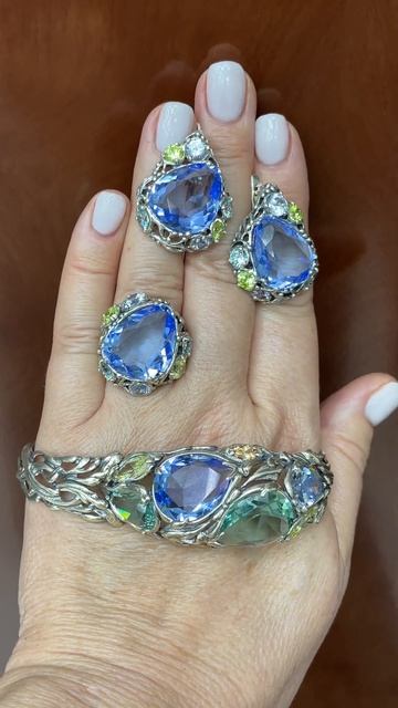 ХОТИТЕ БЛИСТАТЬ? Украшения из серебра от ВЕГИ помгут создать яркий образ! Цвет топаз голубой. Цены смотреть онлайн