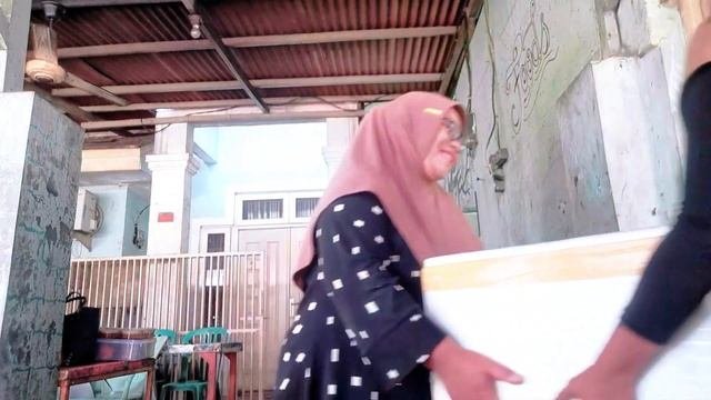Menggoreng gorengan x ini kendala gas mati,takjil hari ini rame bangat yang beli alhamdulillah