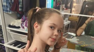 собираем рюкзак в школу.