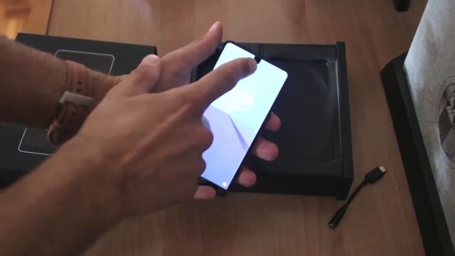 Essential Phone Unboxing Da Newsgeek.it смотреть онлайн