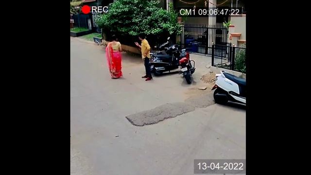 Respect To This Little Girl | HDDEAN CAMERA | CCTV VIRAL | 3RD EYE | CCTV VIDEO | CCTV EYE смотреть онлайн