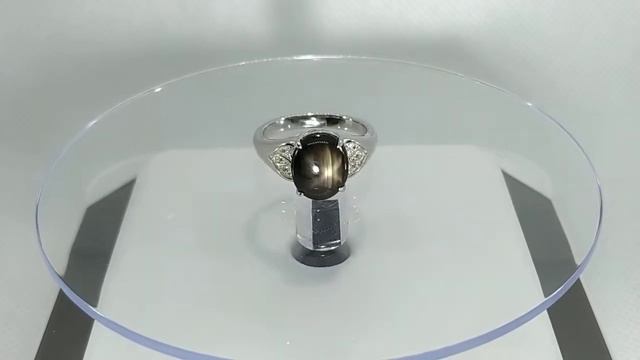 Кольцо с натуральным необлагороженным черным звездчатым сапфиром 3.83 ct Размер 17 Серебро 925 смотреть онлайн