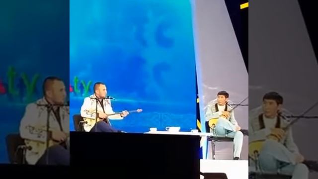 Айтыс Алтын домбыра аламан айтысы «Алтын домбыра» смотреть онлайн