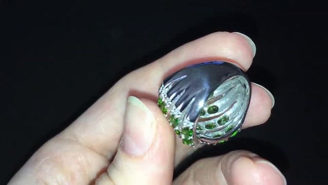 Серебряное кольцо с хромдиопсидами