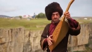 Исмаил Ахкентский поёт на пандуре