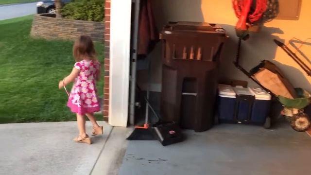 Красотка на уборке смотреть онлайн