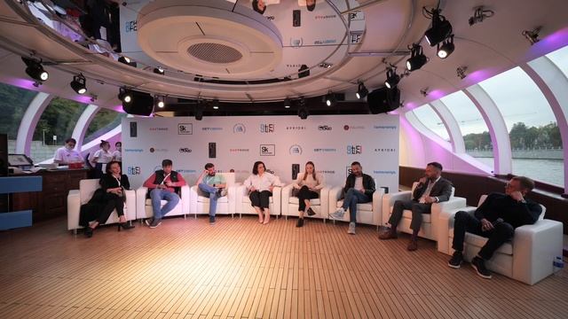 Панельная дискуссия «Ventures Talks» / F2F Boat Party смотреть онлайн