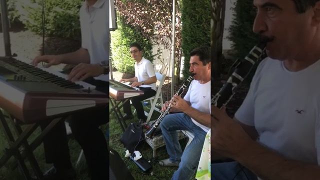 Славик е Сергей Аранбаевы - Васточная мелодия на природе смотреть онлайн