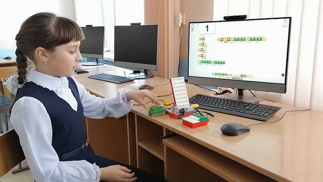 Засухина Ульяна с проектом по робототехнике "Разводные мосты" смотреть онлайн