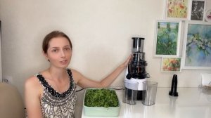 Отжимаю и заготавливаю сок одуванчика шнековая соковыжималкa