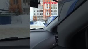 Параллельная парковка справа у дома
