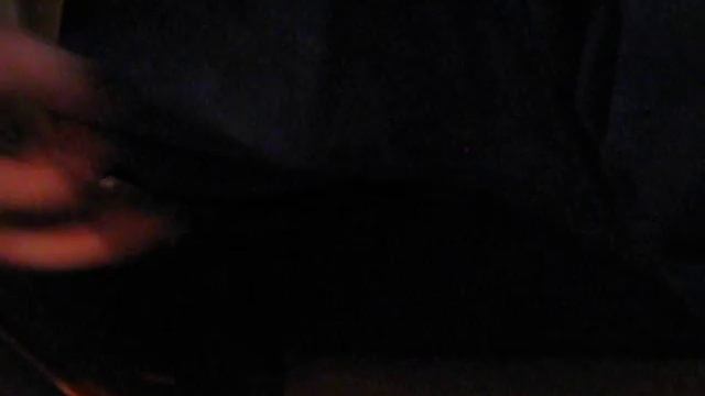 Кот в диване!:D