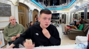 ШОК! МЕЛСТРОЙ ОБЛИЛ И ВЫГНАЛ БОМЖИХУ НА СТРИМЕ