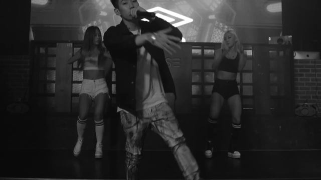 UMBRO TIME TO PLAY with JAY PARK смотреть онлайн