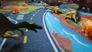 Мир юрского периода побег динозавров.