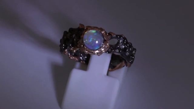 Серебряное кольцо с натуральным опалом смотреть онлайн