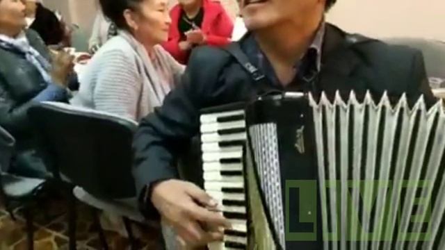 Миң бир түн/ жандуу үн/ Жан сергиткен ыр смотреть онлайн