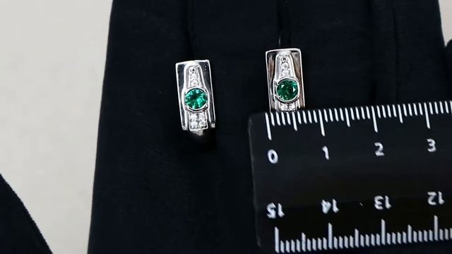 Серебряные серьги AQUAMARINE с фианитом и гидротермальным изумрудом А43481АГ