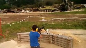 Стреляю из пулемёта калашникова