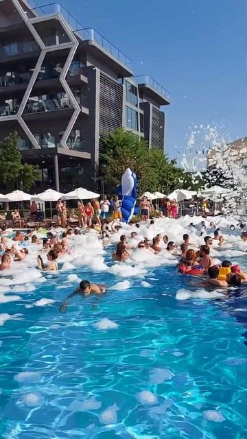 Пенная вечеринка Bosphorus Sorgun. Октябрь 2022 в Турции #турция2022 #турция2022 #foamparty #shorts смотреть онлайн