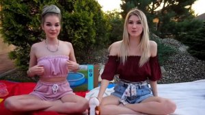 обмен подарками по цветам Саша айс и Софа купер