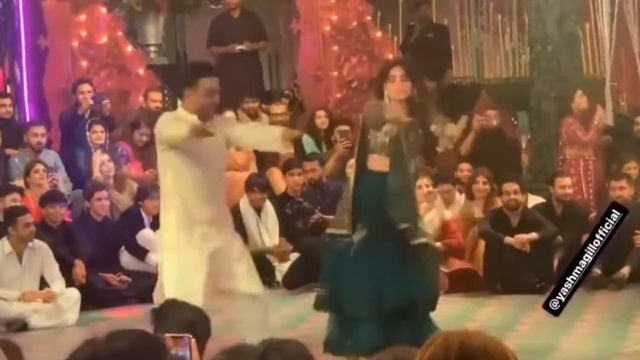 Yashma gill danced at her friend's wedding #yashmagill #lollywood