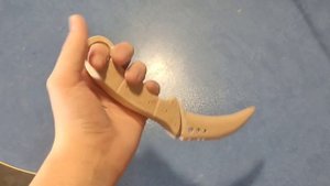 Сделал нож коготь в скине кровавая паутина из кс2/кс го. DIY нож из дерева своими руками