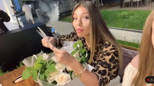 ГУСЬ СЕРЕГА НАШЕЛ СЕБЕ НОВУЮ ДЕВУШКУ смотреть онлайн