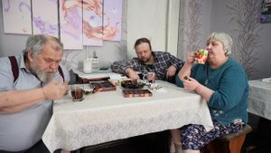 Как встретила утро 23 февраля 2025 года семья из деревни пьем чай с конфетами