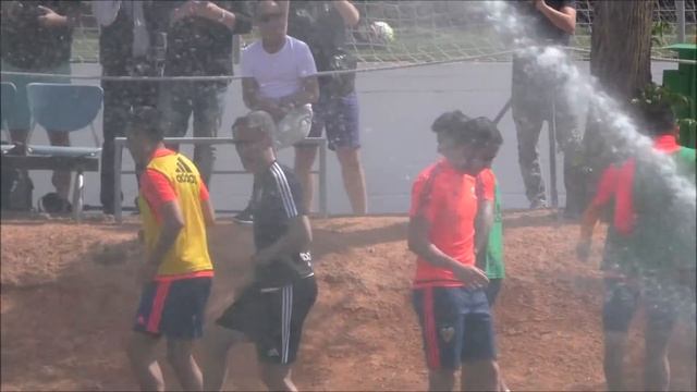 Enzo Perez y Alcacer entrenan tras no ir a la Euro y la Copa América смотреть онлайн