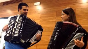 Rita Melo e Ricardo Laginha - Desgarrada em acordeão (acústico)