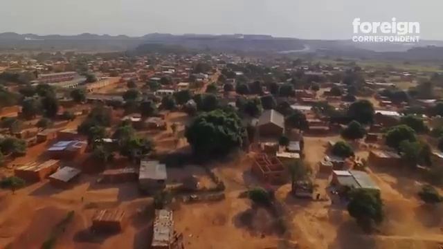 Alligator Leaks - Épisode 20 : Les mines périlleuses et mortelles de l'énergie verte au Congo смотреть онлайн