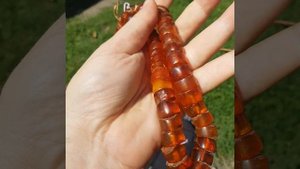 Янтарь ,янтарные бусы